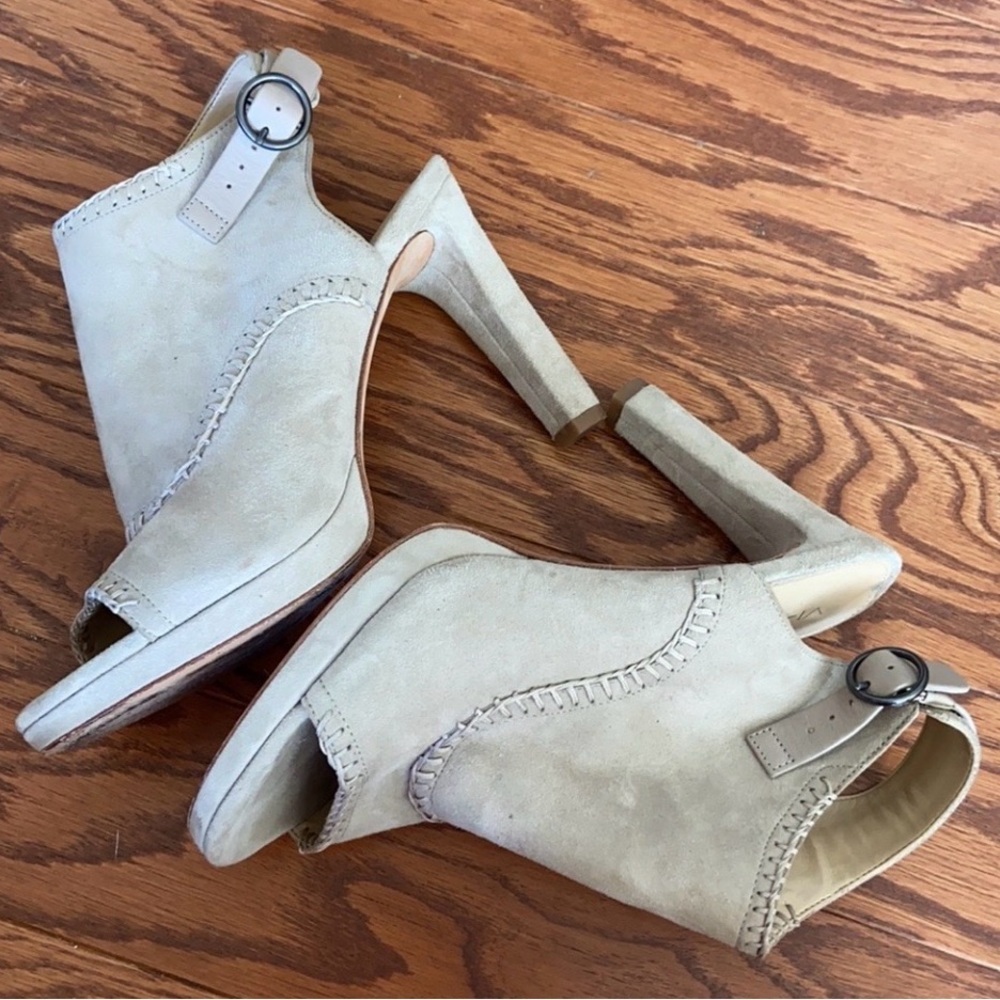 Via Spiga Cream Peep Toe Heels - Picture 7 of 7